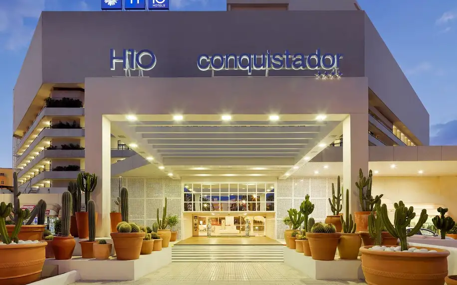 H10 Conquistador, Tenerife , letecky, polopenze