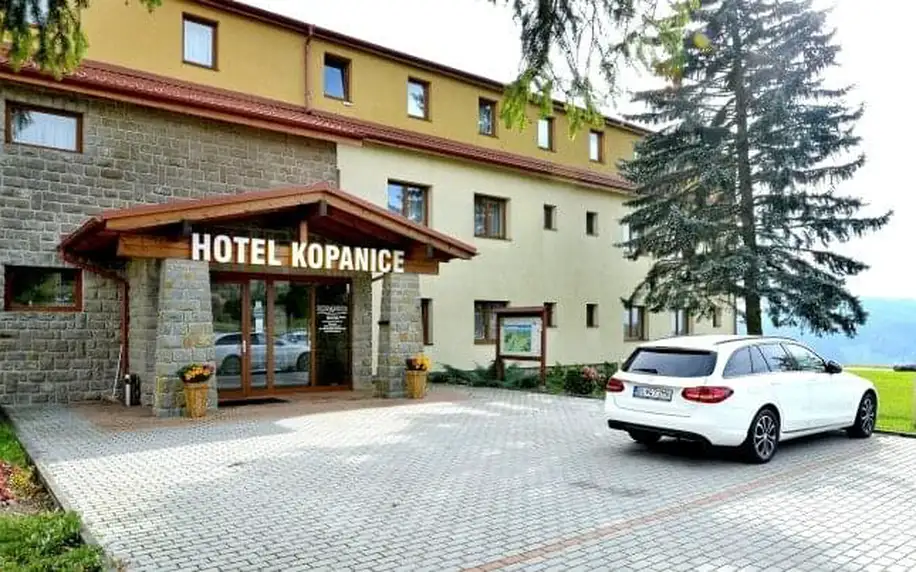 CHKO Bílé Karpaty: Žítková u památek v Hotelu Kopanice **** se snídaní/polopenzí a neomezeným wellness