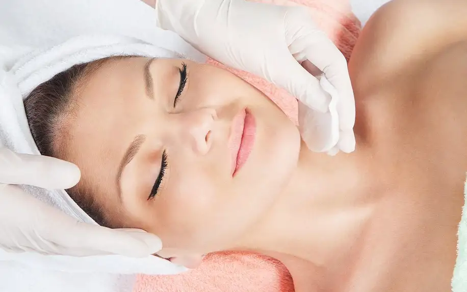 Balíček péče: relaxační masáž a kosmetické ošetření