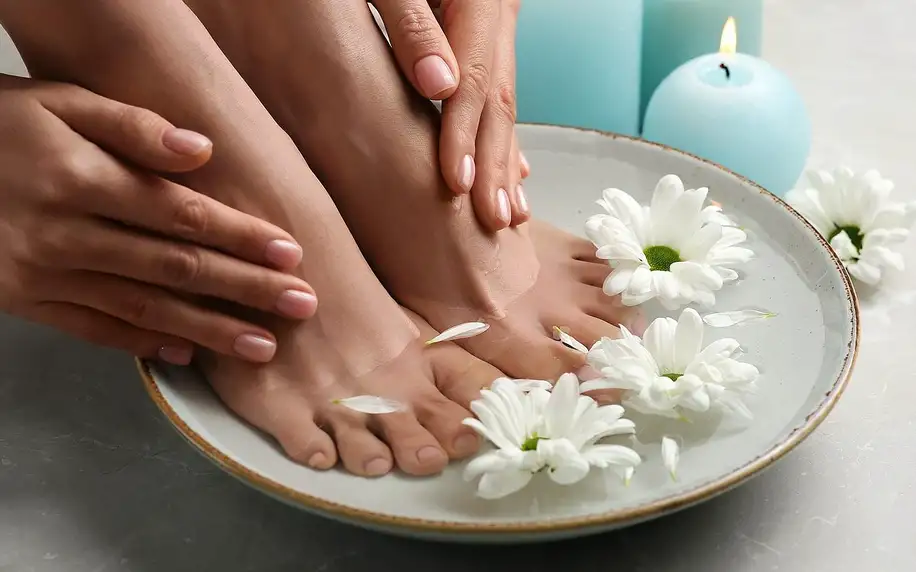 Pro krásné nohy: mátová či skořicová mokrá pedikúra