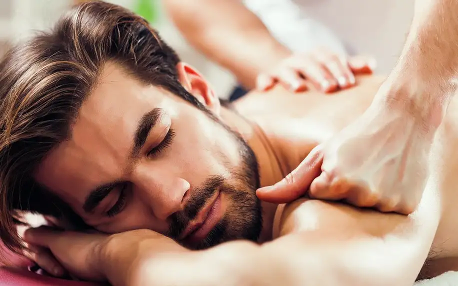 Balíčky péče pro pány: ošetření pleti i s masáží