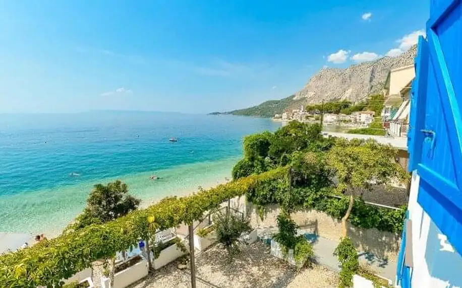 Chorvatsko: Krásná Makarská riviéra jen 20 m od moře a nedaleko parku Biokovo v Beach Hotelu *** s plnou penzí