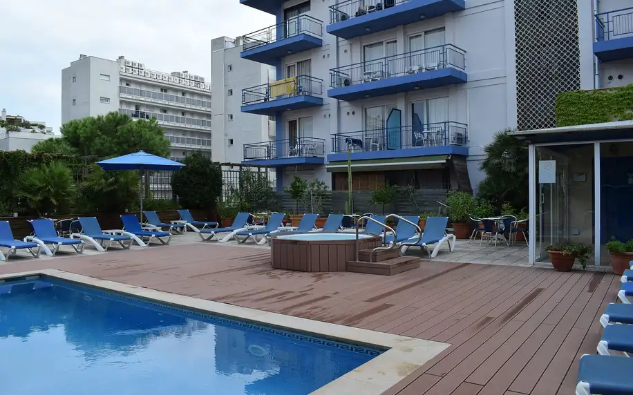 7 nocí ve Španělsku: 3* hotel u pláže, polopenze