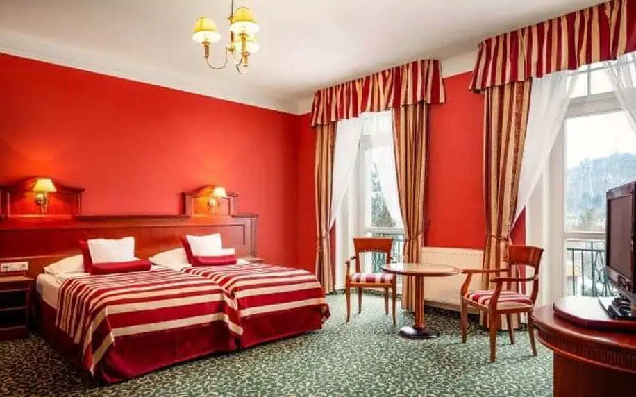 Karlovy Vary: Hotel Imperial ***** s polopenzí a neomezeným wellness (bazén, sauna a vířivka) + 3 procedury