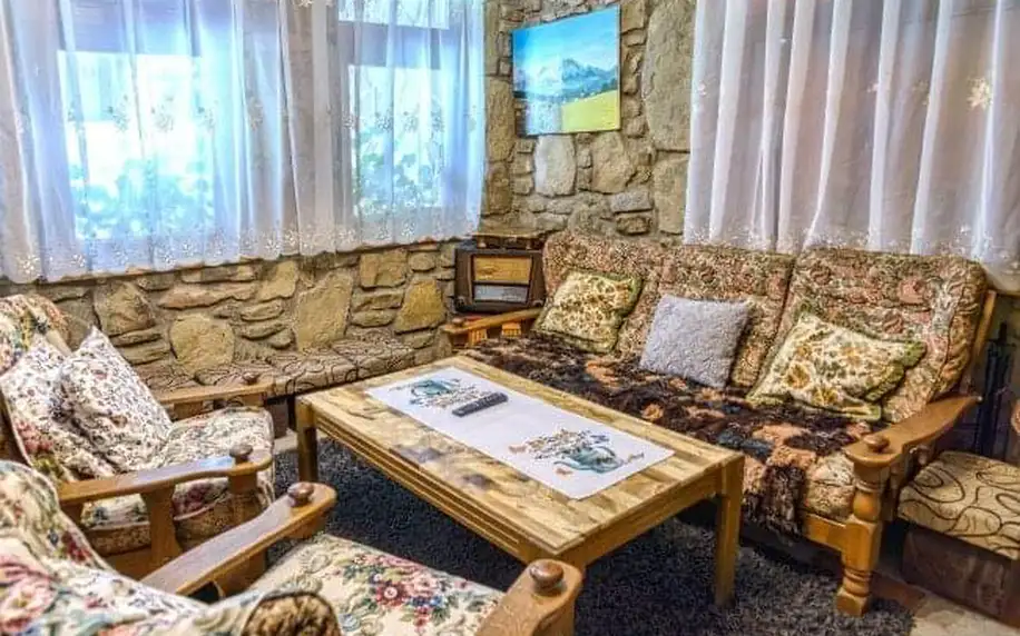Vysoké Tatry nedaleko Kežmaroku v Penzionu VeLa s polopenzí a privátním vstupem do wellness (vířivka, sauna)