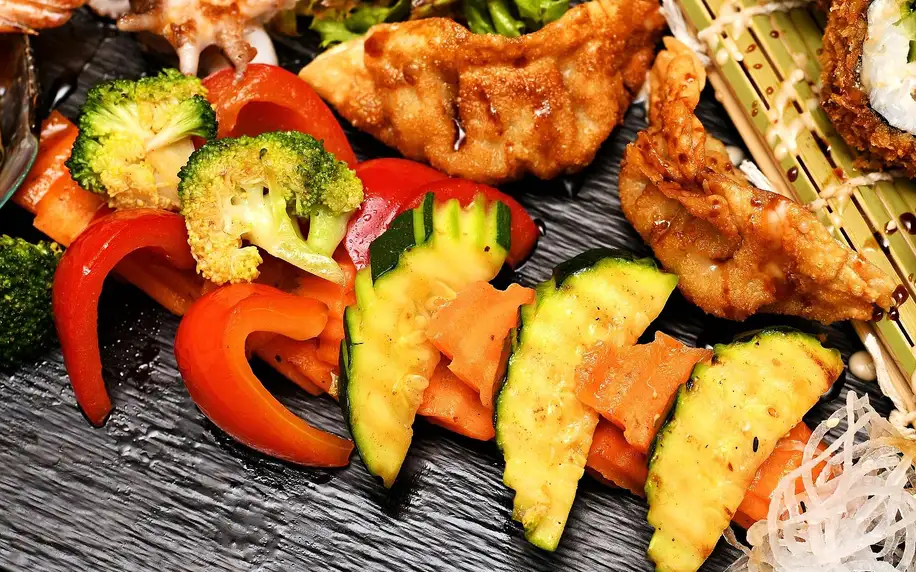 Degustační menu Sushi Love pro dva: sushi, polévka i drink