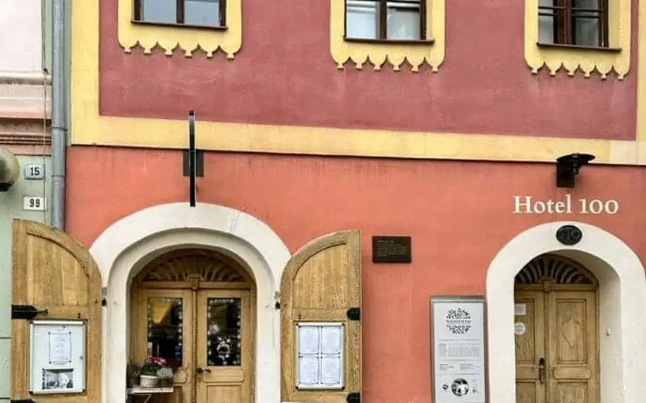 Pardubice: Pobyt v historickém centru v Hotelu 100 *** se snídaní a krásným výhledem na renesanční zámek