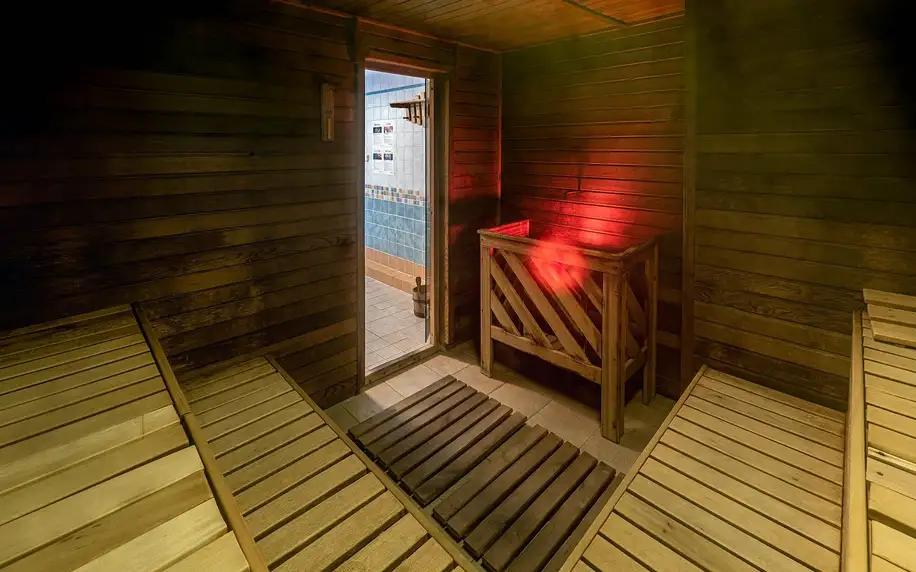 Pobyt ve Varech: bazén, sauna i léčebné či relax procedury