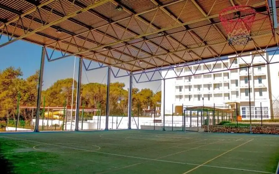 Chorvatsko: Biograd na Moru jen 800 m od pláže v Hotelu Adria *** s all inclusive + 2 venkovní bazény, animace