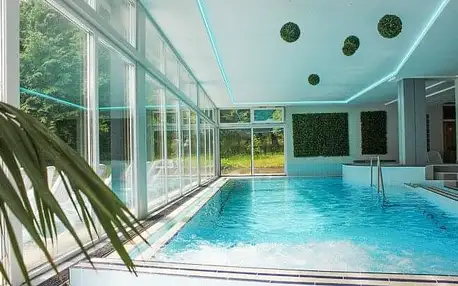 Šoproň: Hotel Szieszta s polopenzí, neomezeným wellness centrem (bazén, sauny) a vstupem do bazénu Lövér