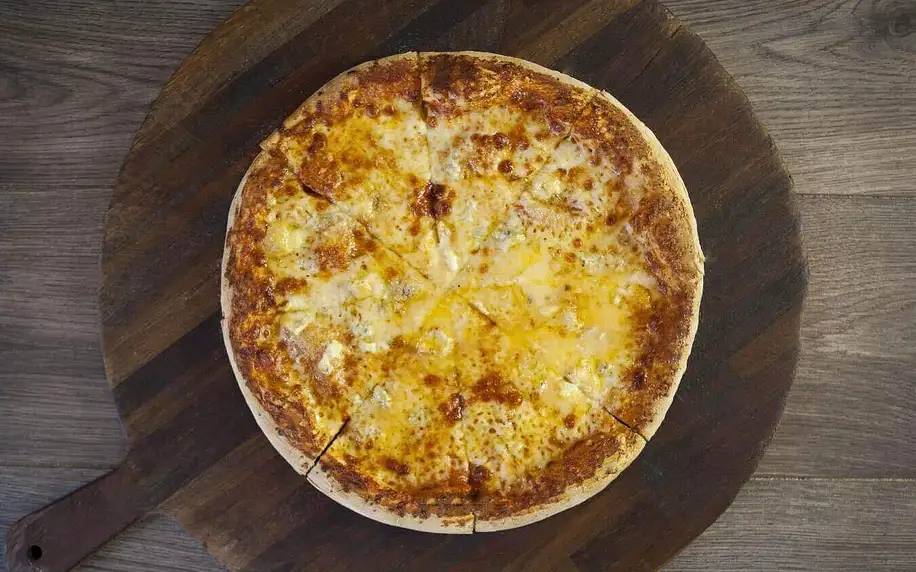 1–10x pizza na Želivského: různé druhy, ⌀ až 40 cm