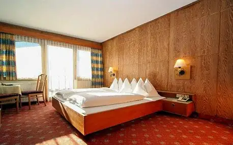 Tyrolsko u lanovky a atrakcí v Hotelu Tiroler Adler *** se snídaněmi, finskou a infra saunou + Karta hosta