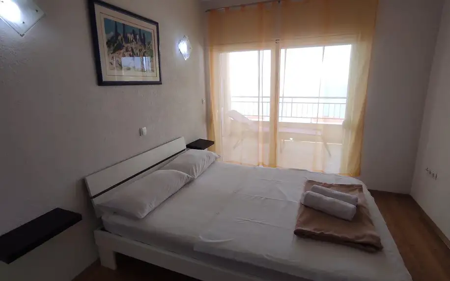 Apartmány u Omiše až pro 10 osob, 180 m od pláže