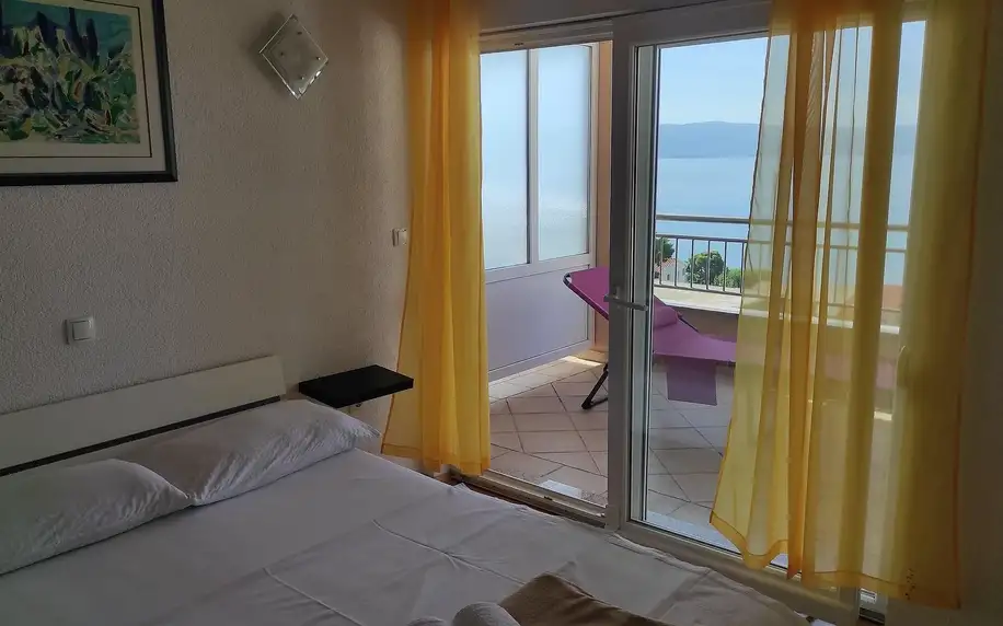 Apartmány u Omiše až pro 10 osob, 180 m od pláže