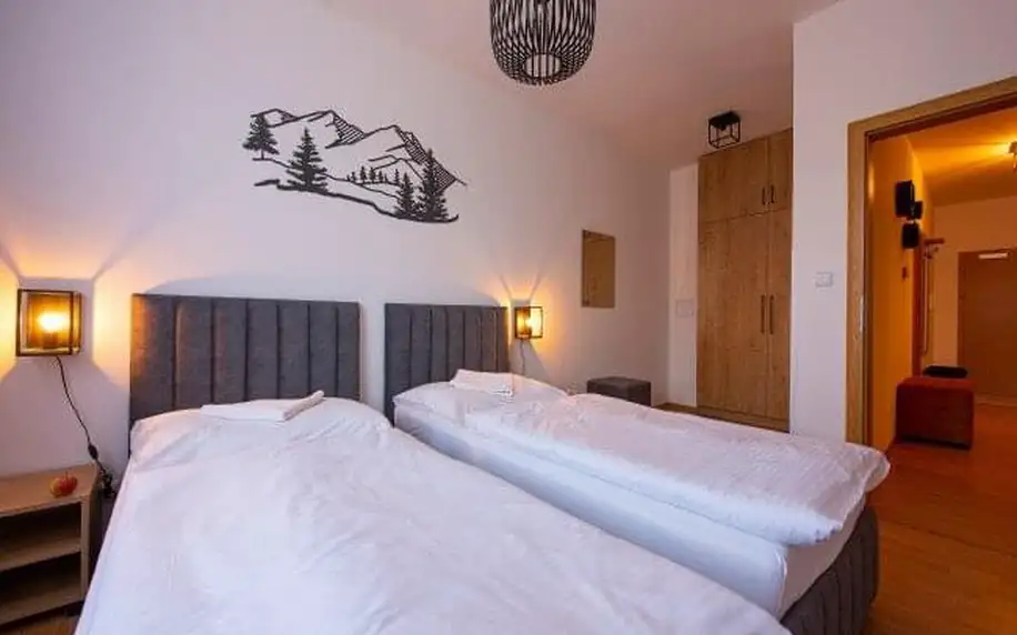 Pobyt pod Tatrami: Hotel Spolcentrum *** se snídaní/polopenzí, wellness s vířivkou a saunami + bowling a slevy