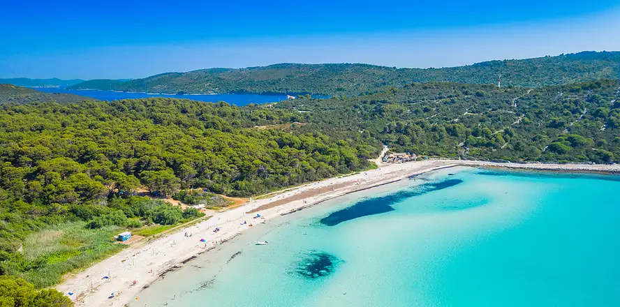 Sakarun písečná pláž v Chorvatsku