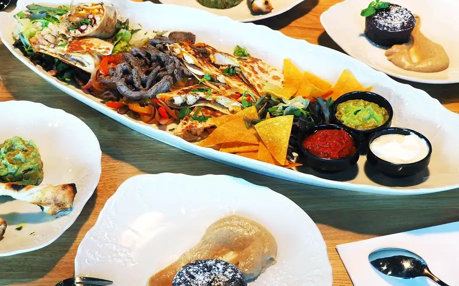 Mexické menu pro dva: tortilly, fajitas, předkrm i dezert
