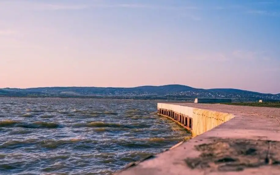 Maďarsko: Léto u jezera Velence ve Vital Hotelu Nautis ****+ s dvoupatrovým wellness, polopenzí a programem