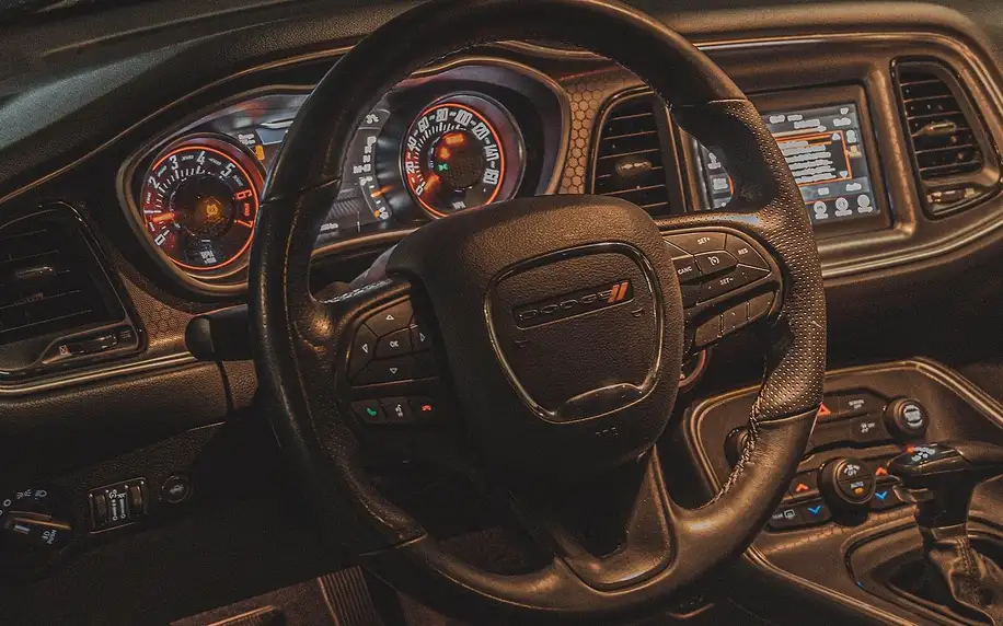 Dodge Challenger SRT Wide Body: spolujízda či řízení