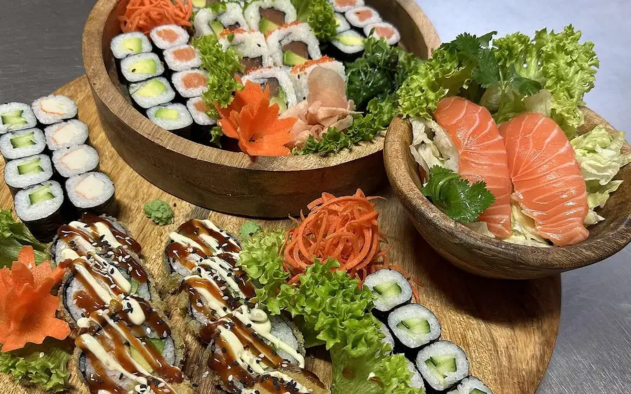 Sushi hostina: 24–50 ks vč. salátu z řas i wasabi