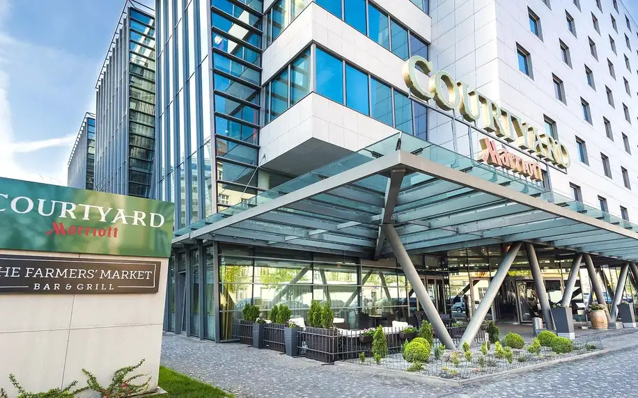 4* Courtyard Marriott Prague: snídaně, děti zdarma