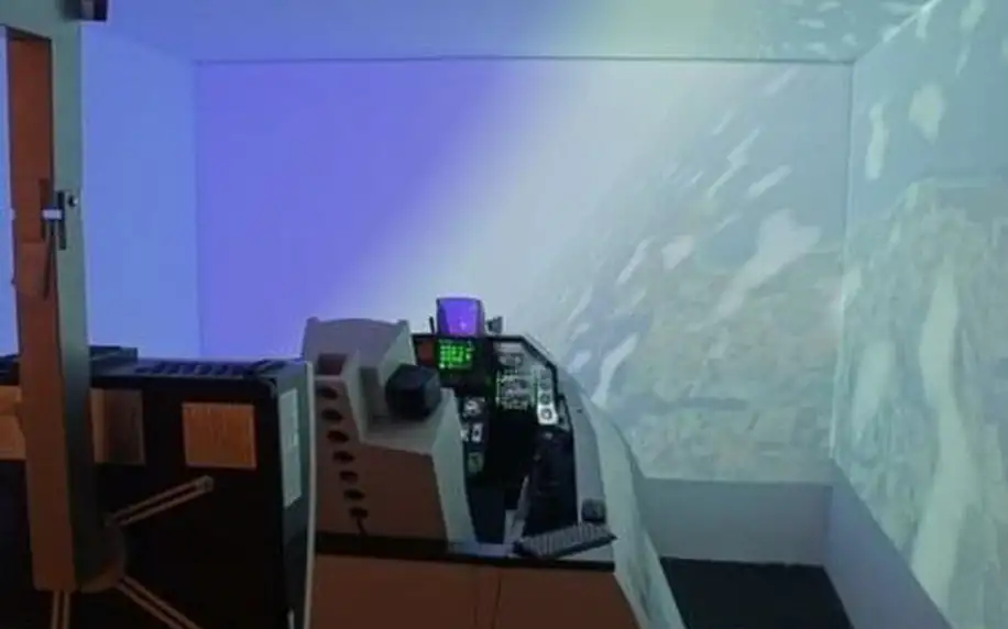 Simulátor F16 s armádním pilotem - 30 min.