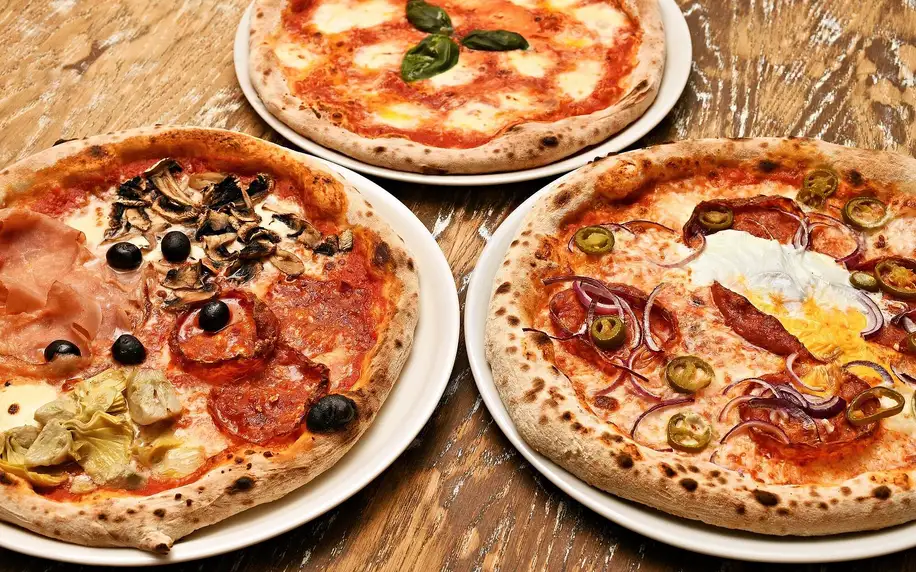 Jedna nebo dvě pizzy podle výběru z 18 druhů