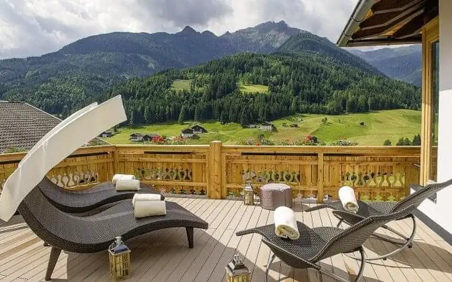 Korutany s výhledem na hory v Hotelu Paternwirt **** s polopenzí, wellness se saunami a párou + karta hosta