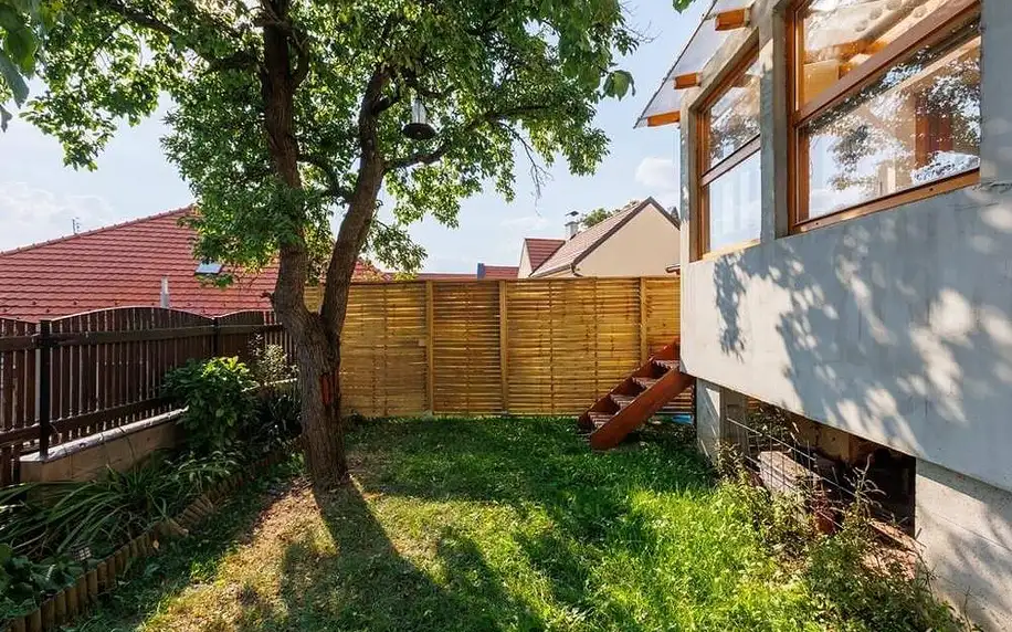 Středočeský kraj: Entire house with garden near Prague