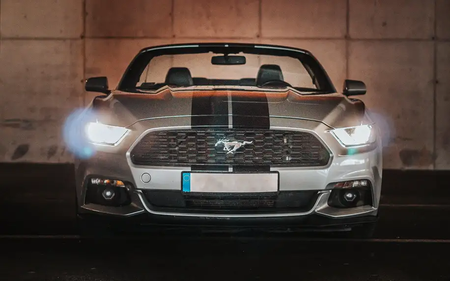 Dodge, Camaro nebo Mustang: spolujízda i řízení