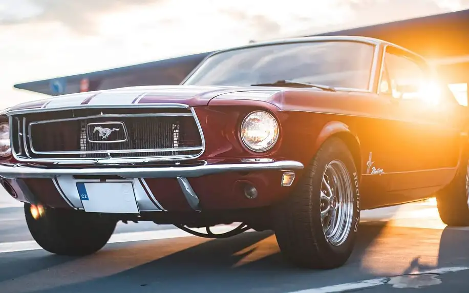 Pronájem Fordu Mustang 1968 V8 na 6–12 hod.