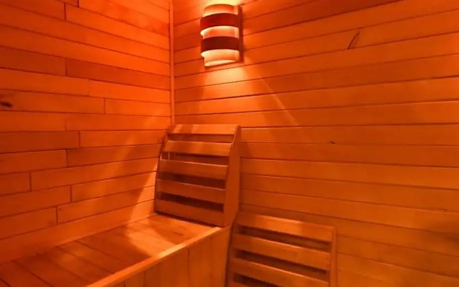 Finská sauna a prosecco nebo pivní či vinná lázeň