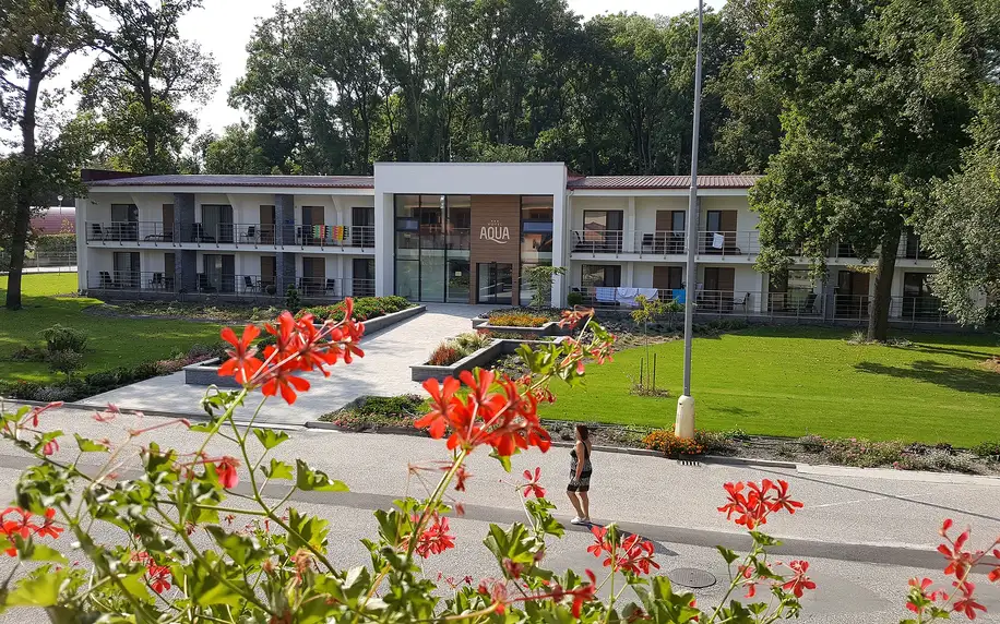 Letní pobyt ve Velkém Mederu: polopenze s all inclusive a vstupenky do termálního koupaliště