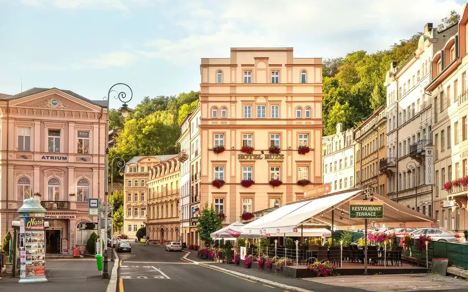 Polopenze, wellness, procedury: pobyt v centru Karlových Varů