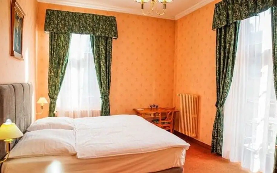 Jižní Čechy: Tábor v Hotelu Romantik Eleonora *** s polopenzí, konopnou koupelí Carun či sektem + překvapení