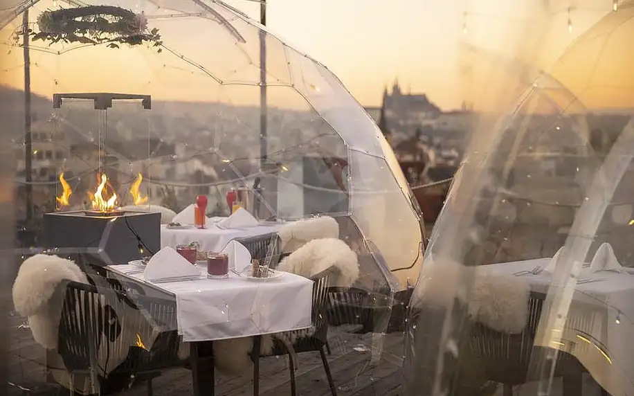 Exkluzivní snídaně na střešní terase Pytloun Sky Bar & Restaurant Prague na Václavském náměstí