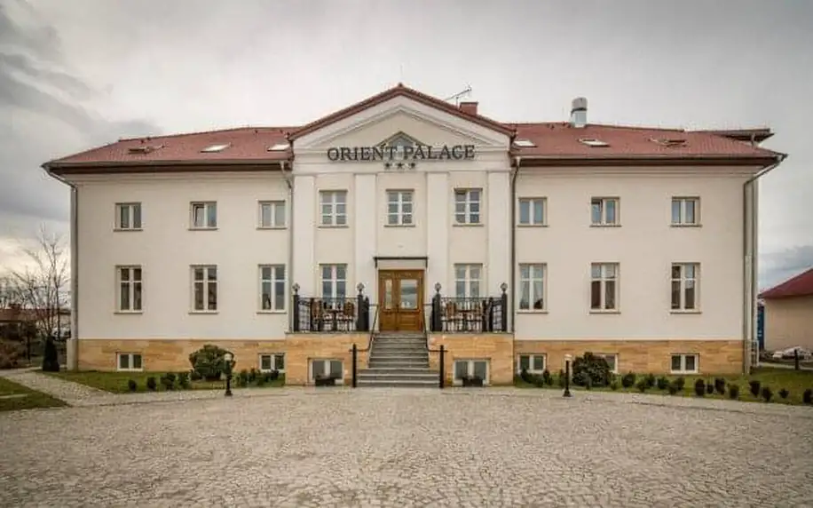 Pobyt u Vratislavi v zámeckém Orient Palace Hotelu *** s neomezeným wellness (bazén, sauny) + polopenze