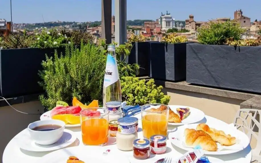 Moderní hotel v centru Říma se snídaněmi
