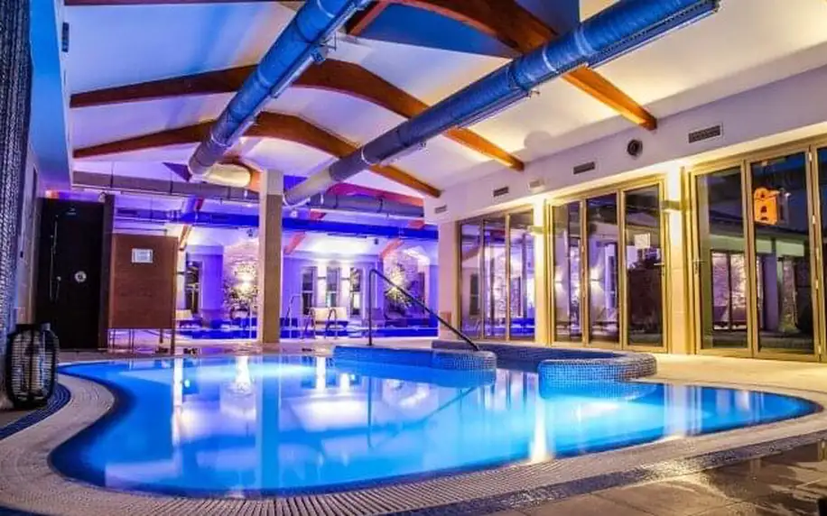 Hévíz a Balaton: Kolping Hotel Spa & Family Resort **** s polopenzí, rodinnými lázněmi a vyžitím pro děti