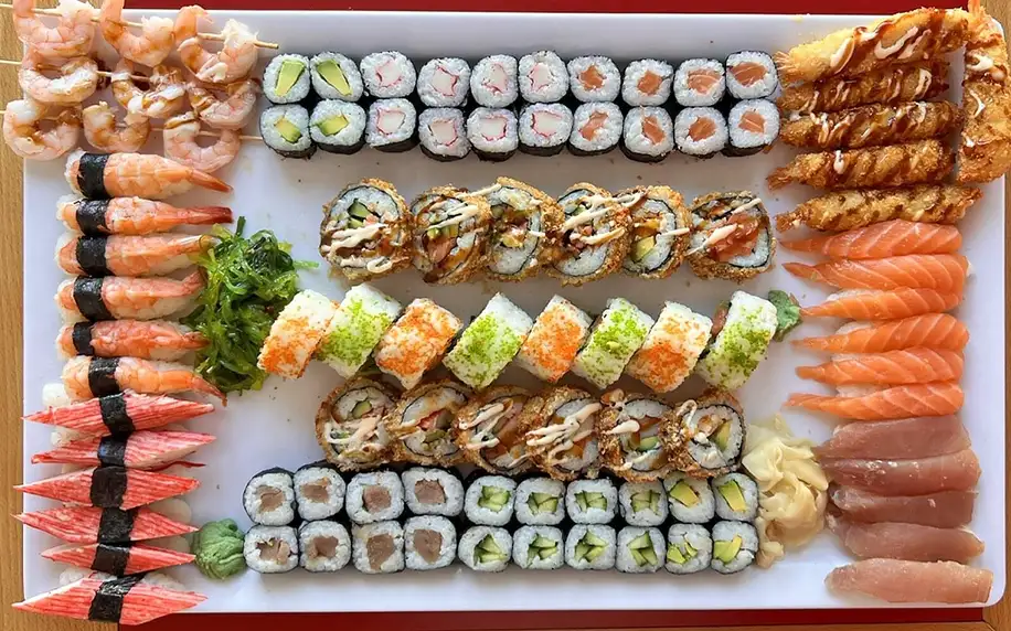 Velké sushi sety s 98-108 ks: losos, krab i avokádo