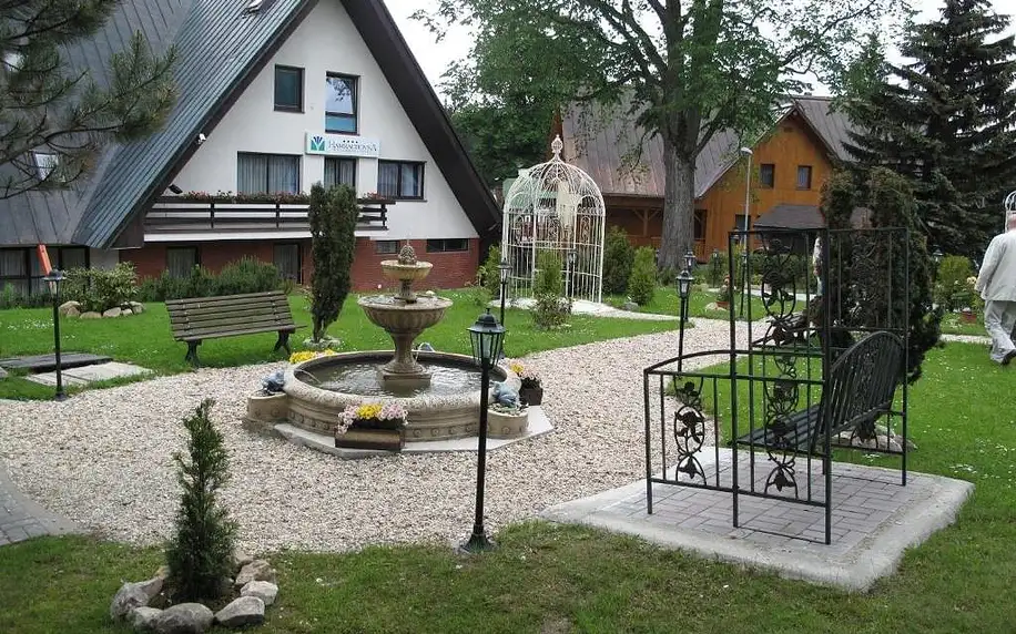 Užijte si zasloužený odpočinek v Harrachově s polopenzí, bazénem a přísadovou koupelí