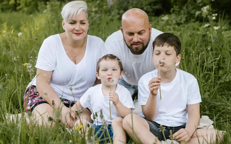 Rodinné, portrétní nebo těhotenské focení v exteriéru