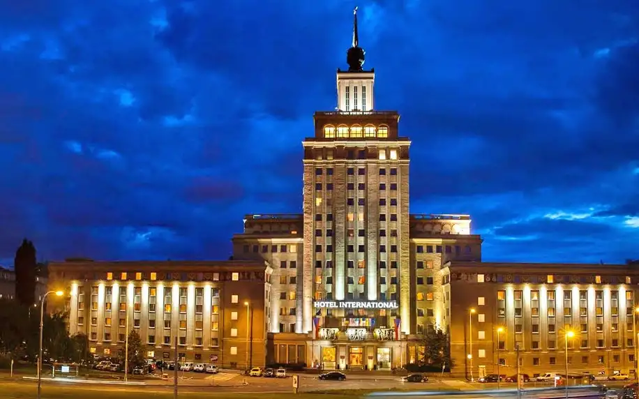 Legendární Grand Hotel International se snídaní