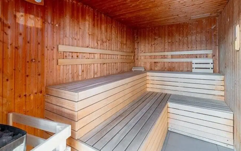 Polsko blízko hranic: Králický Sněžník v Czarna Perła Sun&Snow se snídaní a wellness (bazény, vířivka, sauna)