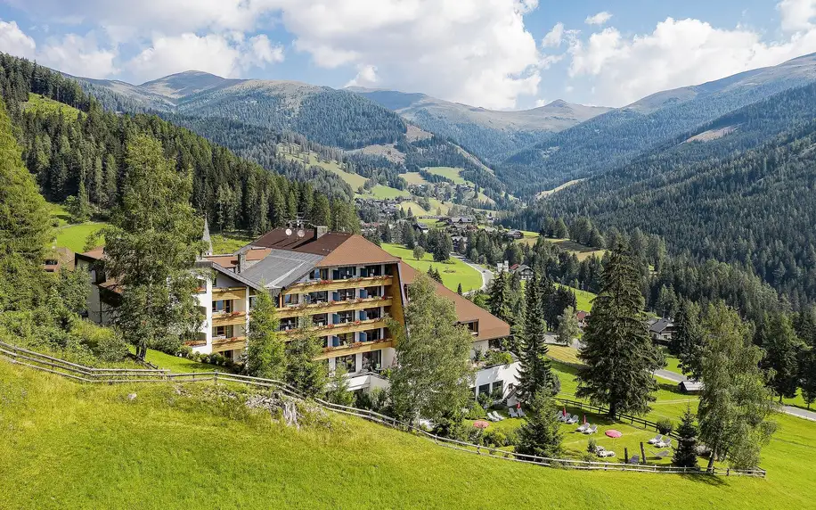 Rakouské alpy s plnou penzí a neomezeným wellness