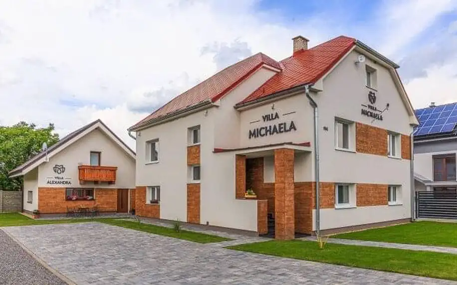 Slovensko: Bešeňová jen 950 m od aquaparku a lázní ve studiu či apartmánu s kuchyňkou ve Ville Michaela