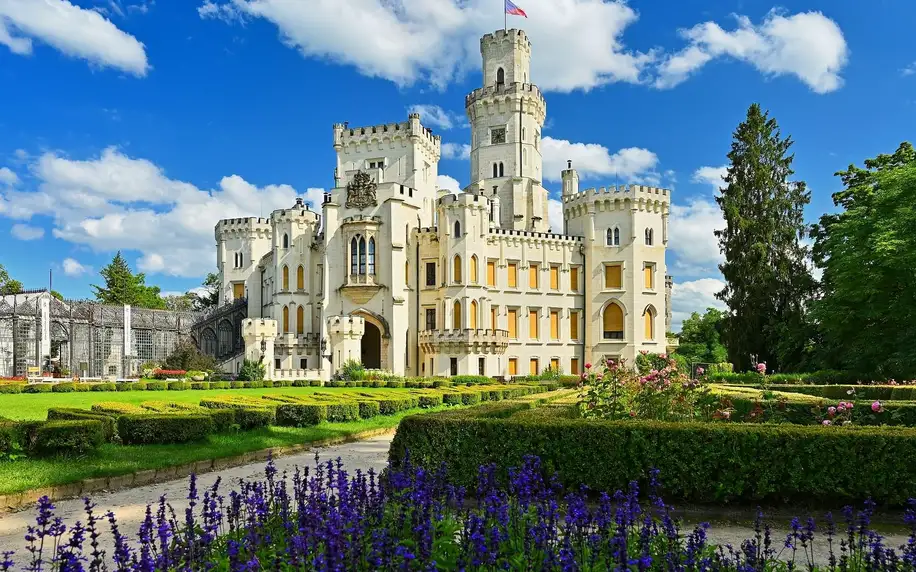Užijte si příjemné chvíle v krásném jihočeském městě Hluboká nad Vltavou s wellness a vstupem do zámku