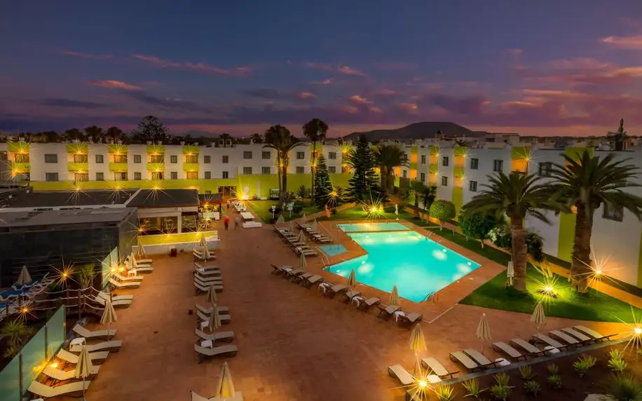 Hotel LIVVO Corralejo, Fuerteventura, letecky, polopenze