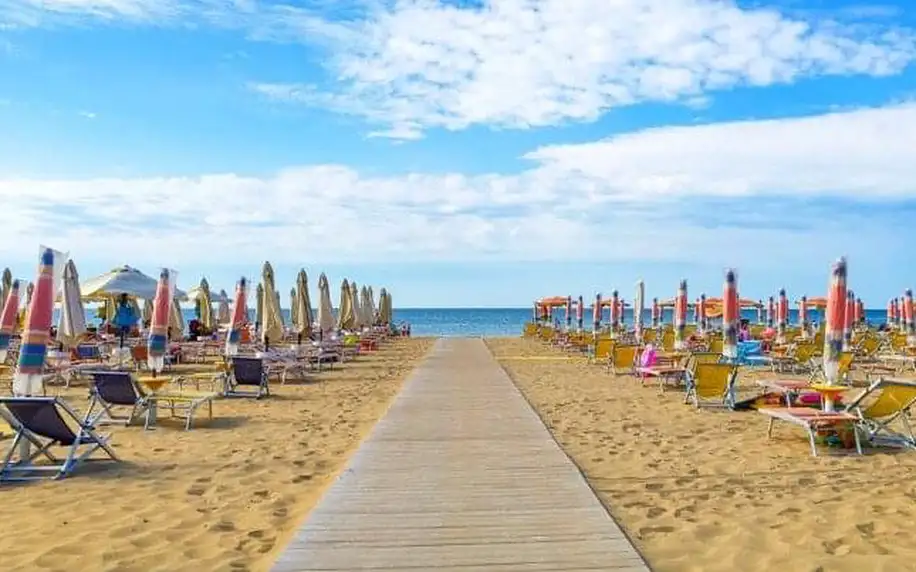 Itálie: Bibione jen 100 m od termálních lázní a 300 m od pláže v Residenza delle Terme s venkovním bazénem