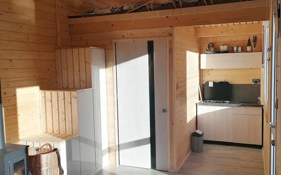 Tiny house v Českém Švýcarsku i privátní horký sud